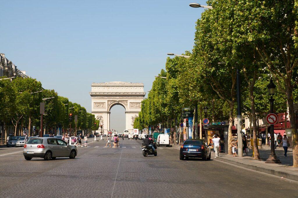 Bonjour, Paris!
